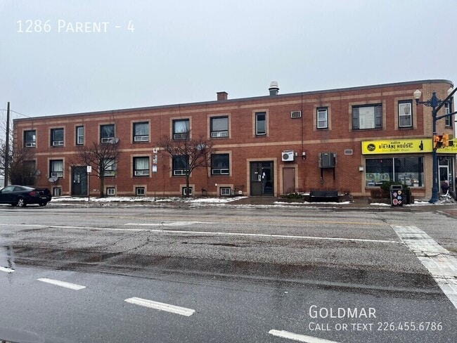 Building Photo - New listing off Ottawa St. Unit 4