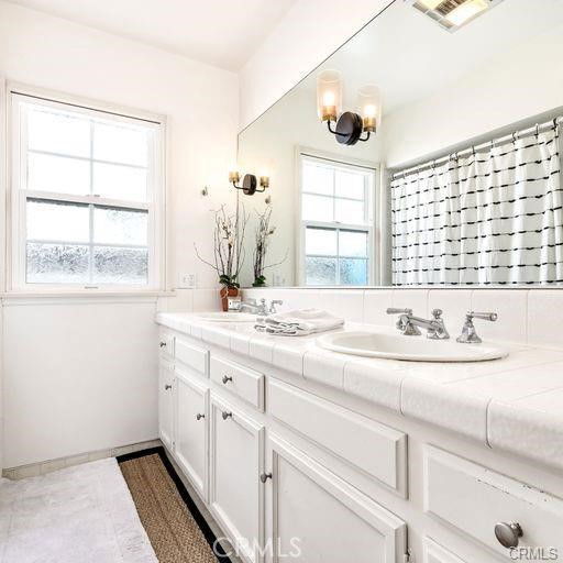 Photo - 2831 Bayshore Dr