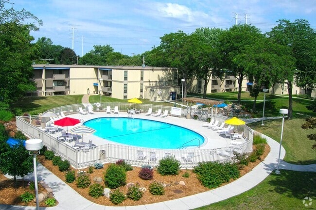 Building Photo - South Pointe Rental