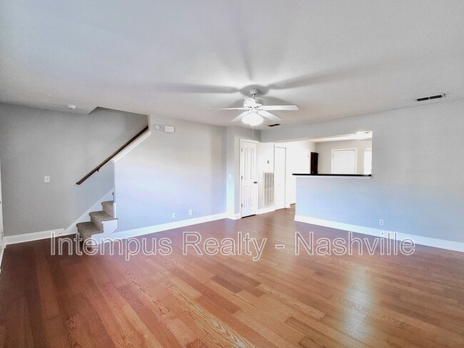 Photo - 325 Shoshone Pl