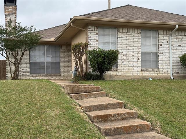 Photo - 2217 Woodcreek St