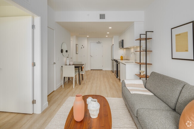 Interior Photo - 19 on the Greenway