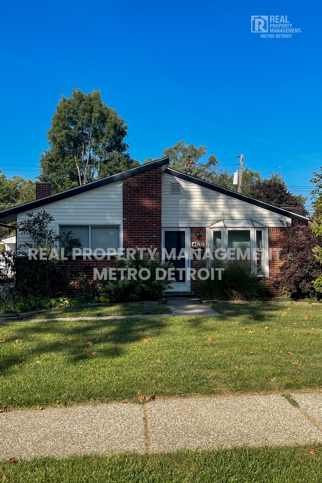 Building Photo - 4632 Monroe St Rental