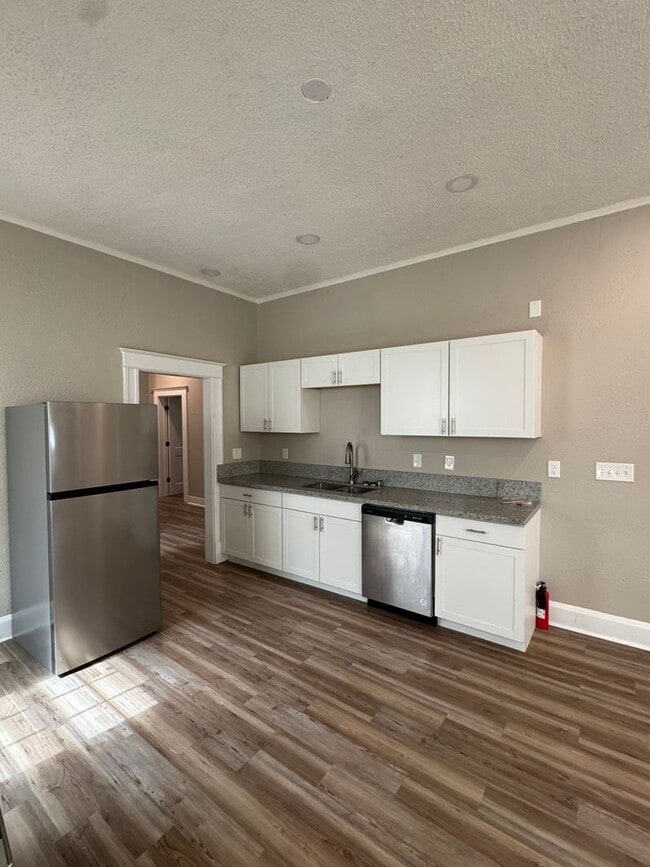 Photo - Newly Renovated Cozy & Convenient