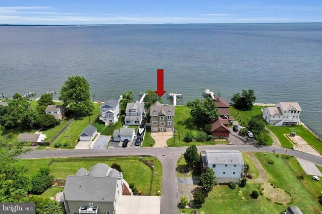 Building Photo - 2260 Lake Dr Rental