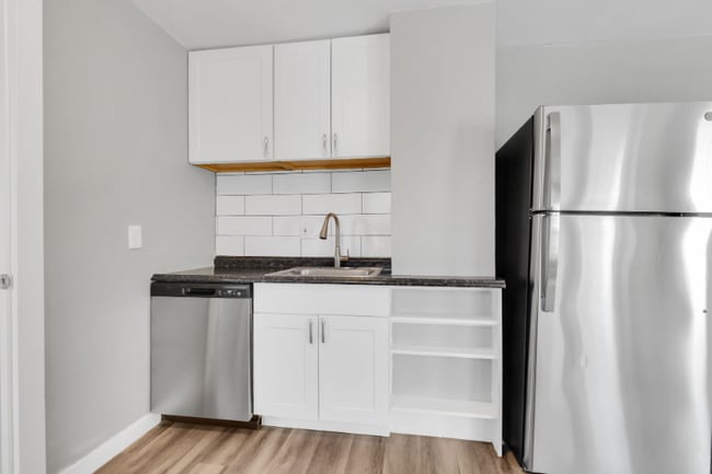 1219-1219 12th St Unit 17