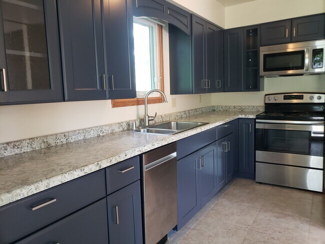 Photo - 5200 Schofield St