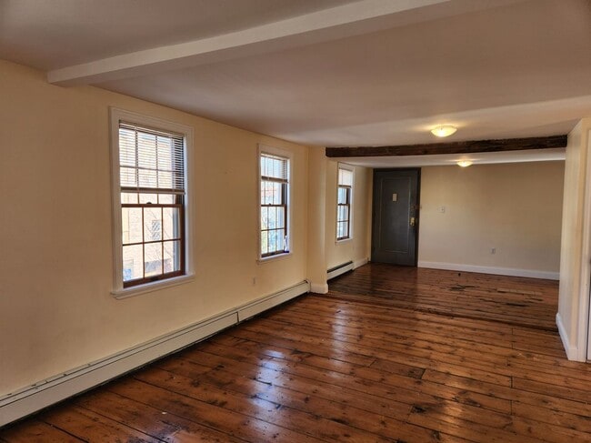 Photo - 1009 Brown St