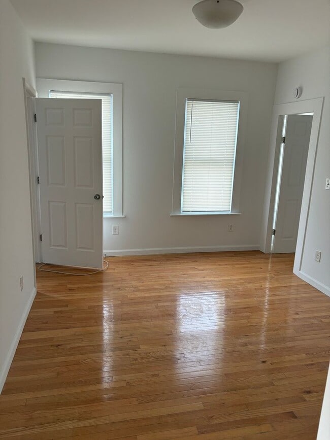 Building Photo - 27 Lansing St Unit 2nd