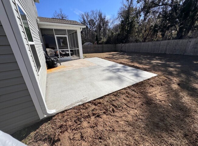 Photo - 155 Country Oaks Ln