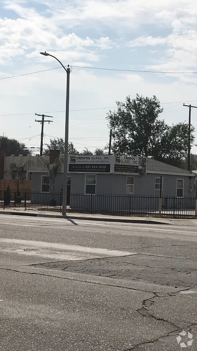 Building Photo - 664 W Ave J Rental