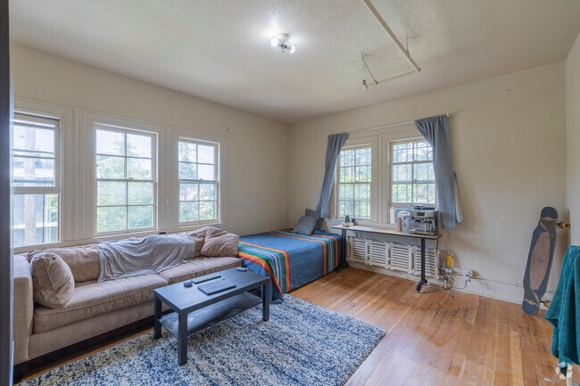 First Floor Double - 208 SF - Cloyne Court Apartments