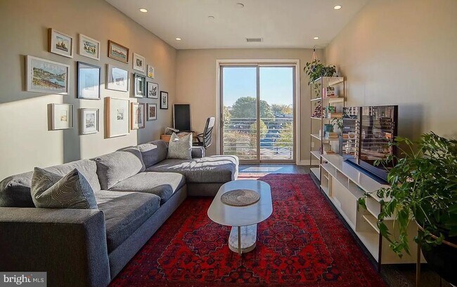 Photo - 1350 Maryland Ave NE Unit 304