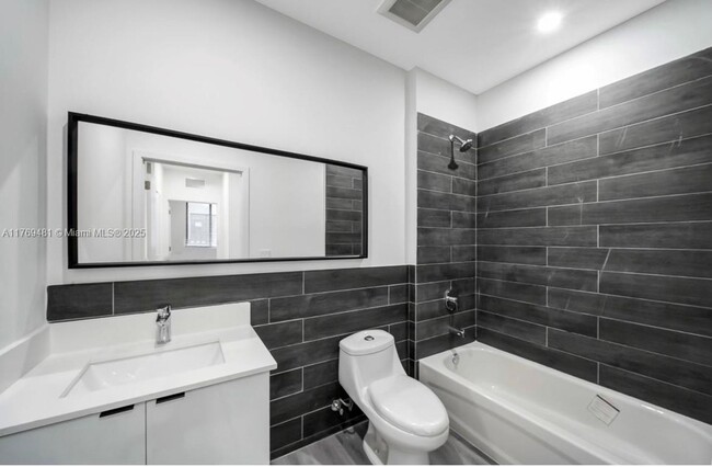 Photo - 859 E 24th St Condo Unit 404