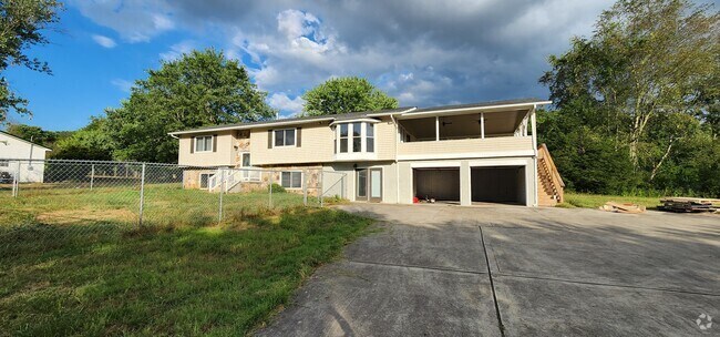 Building Photo - 169 Valleyview Dr Rental