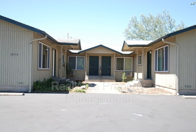 Building Photo - 3050 NE Johnson St Unit 1 Rental
