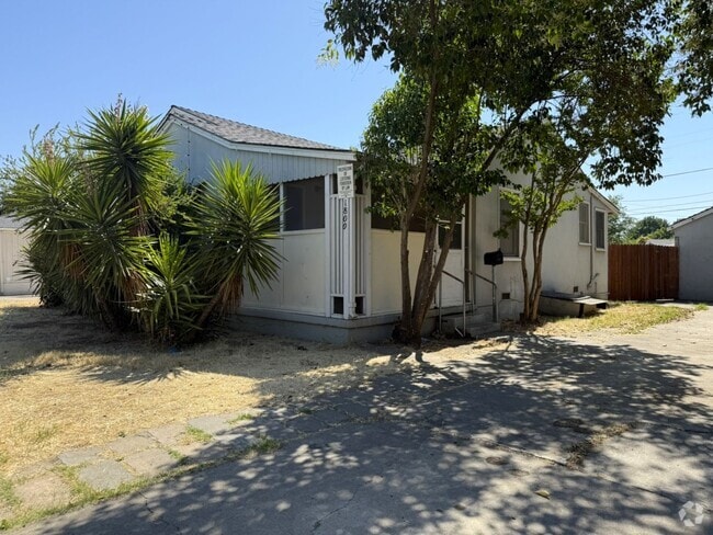Building Photo - Cozy 3 bedroom/1 bath for rent Rental