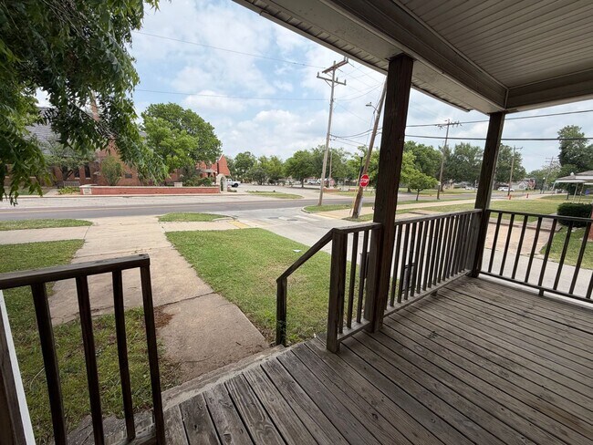 Photo - 3bed/1bath Home Available Just Steps Away From Norman's Campus Corner!!