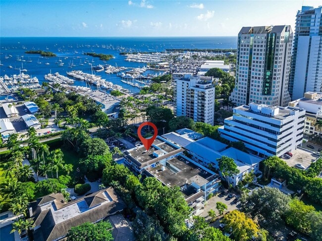 Building Photo - 2539 S Bayshore Dr Unit 111J