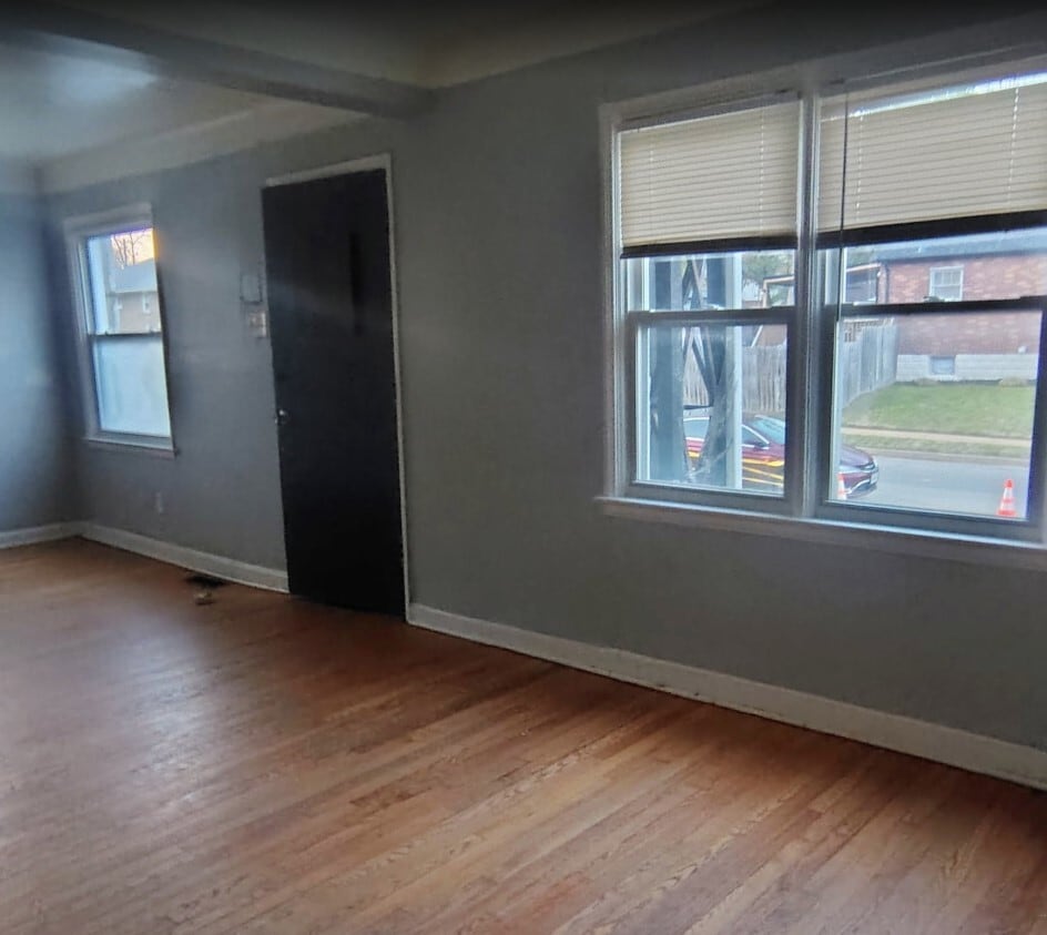 Photo - 6404 Myron Ave