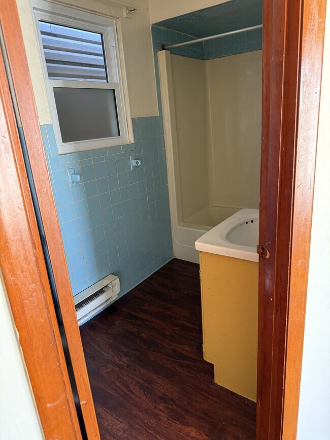 Photo - 584 Thompson Ave Unit 2
