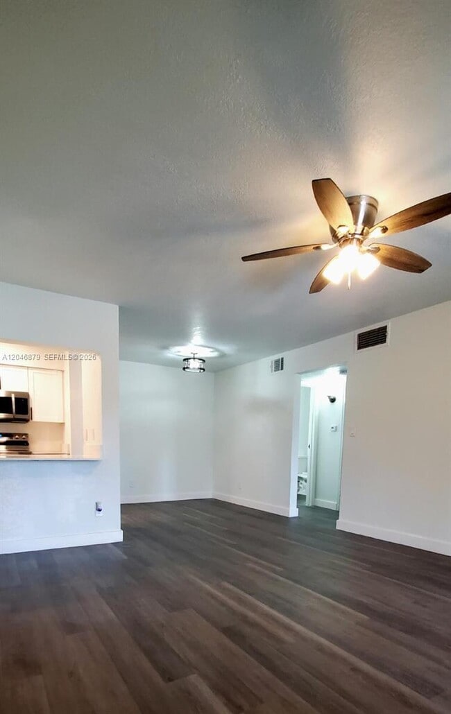 Photo - 927 Riverside Dr Unit 324