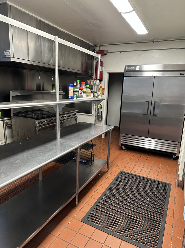 Photo - 547 Gayley Ave