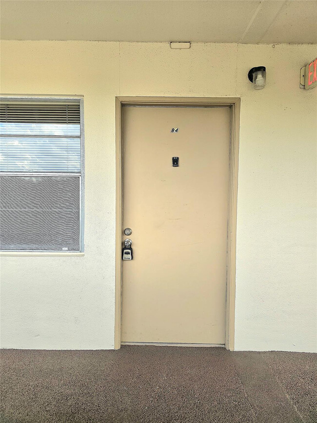 Photo - 2305 Lucaya Ln Unit B4