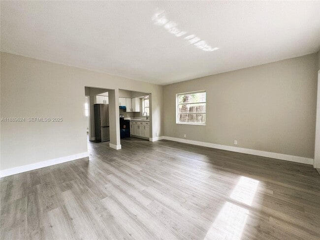 Building Photo - 4317 NE 21st Ave Unit 2