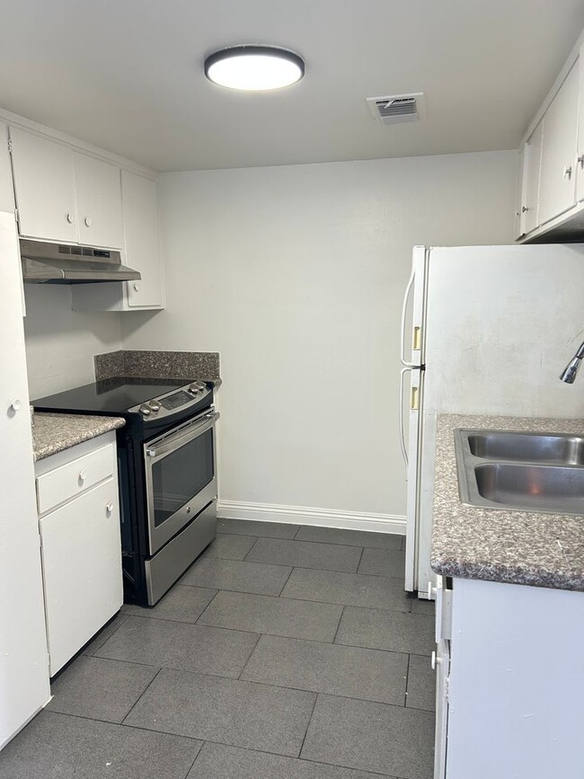 3840 Hazelwood St Unit 3840-04