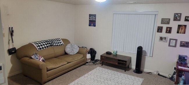 Building Photo - 1B/1B Pet Friendly Apartment South of BYU Unit 207
