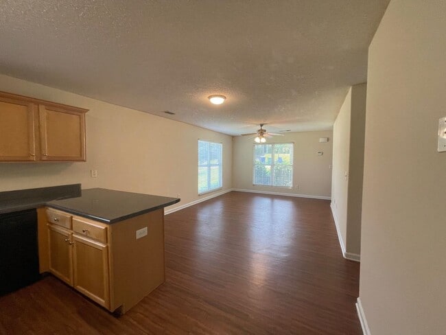 Photo - 5 BEDROOM PLUS BONUS ROOM PRE-LEASING FOR ...