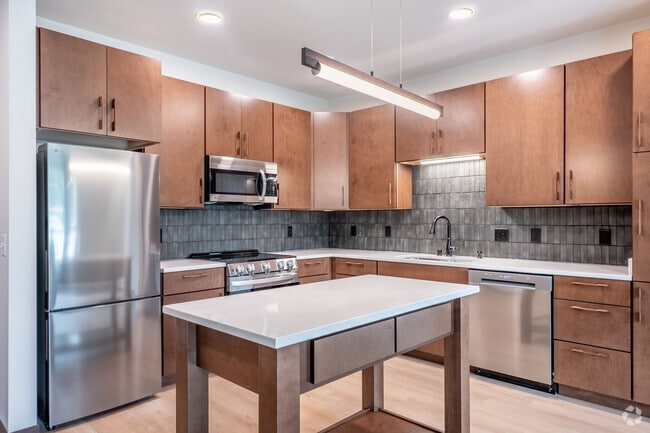 1BR, 1BA - 770SF - Kitchen