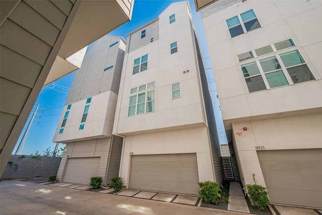 Photo - 5919 E Post Oak Ln