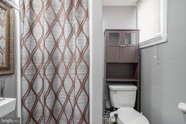 Photo - 30 S Railroad Ave