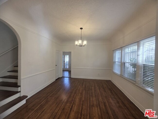 Photo - 1022 Cloverdale Ave