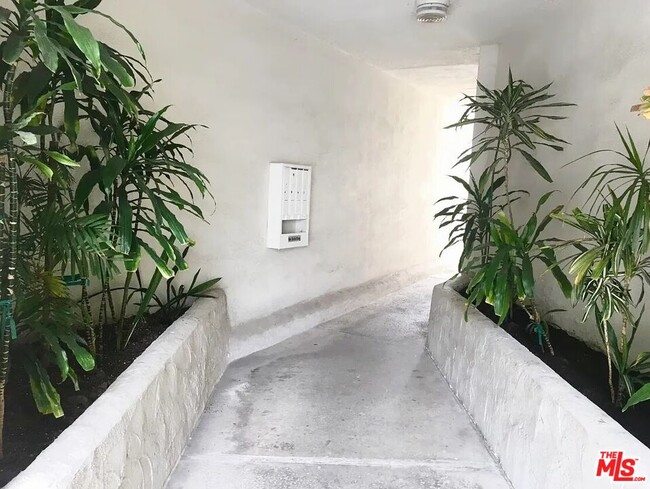 Photo - 1815 Camden Ave Unit 1