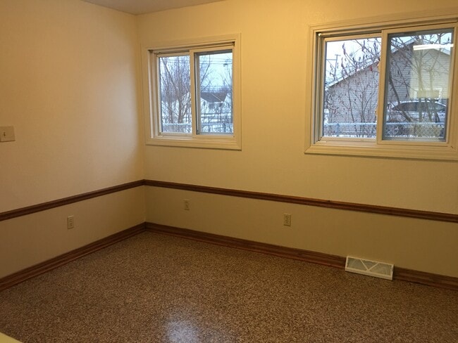 Amplia cocina estilo comedor - 4251 Brockley Ave Casa