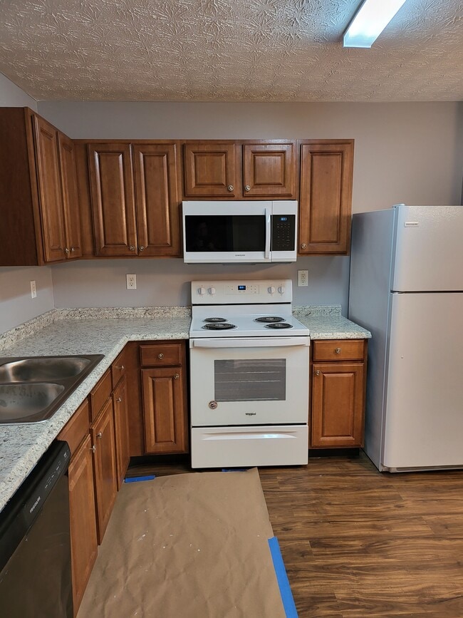 Kitchen - 2758 Valley Green Dr