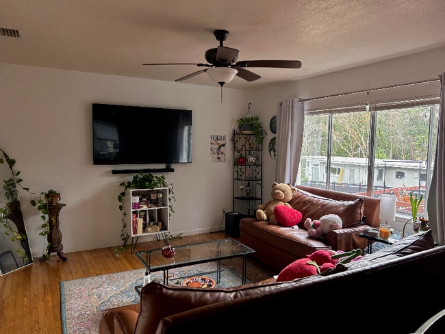 Photo - 745 NW 18th St