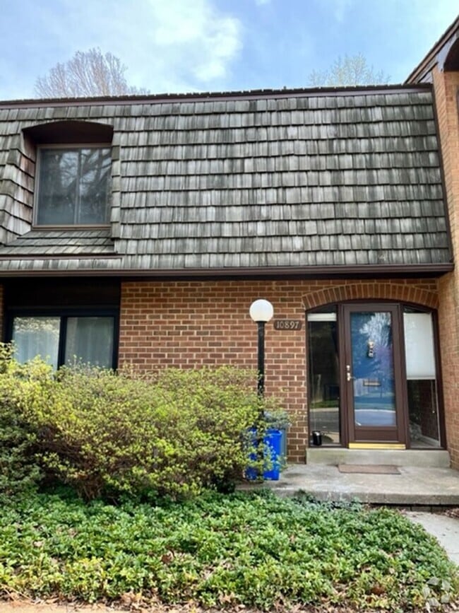 Building Photo - Excellent Potomac neighborhood! Rental