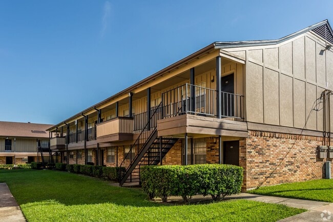 Castlewood Apartments