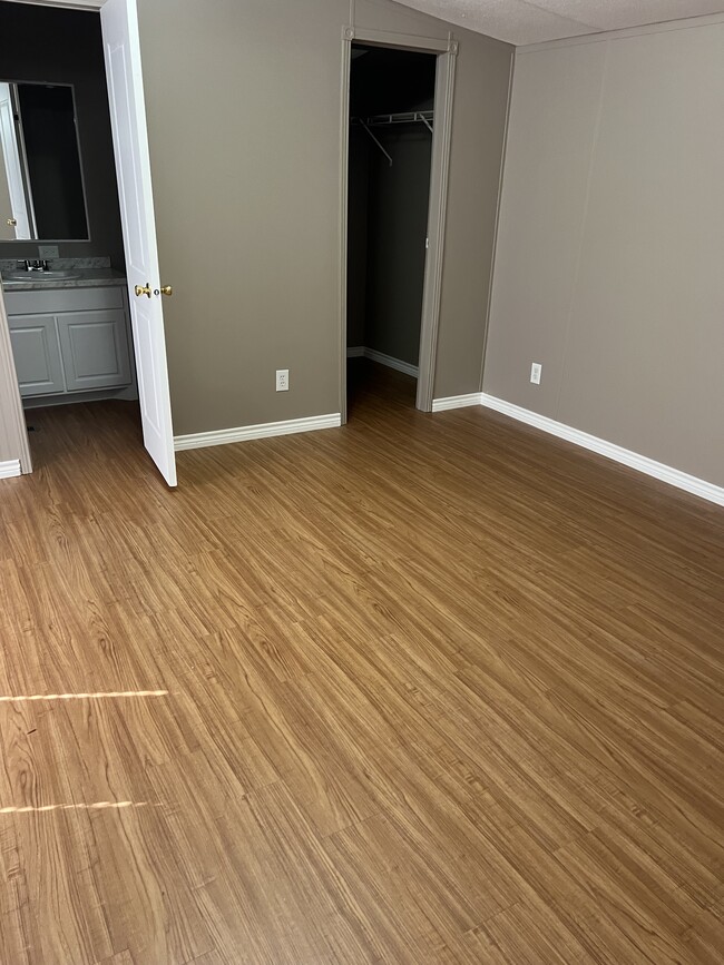 Photo - 300 Murls Lake Rd