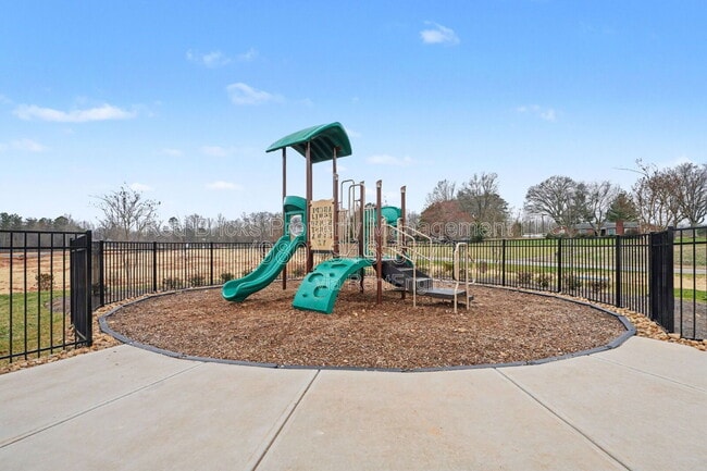 Photo - 141 Giant Oak Ave