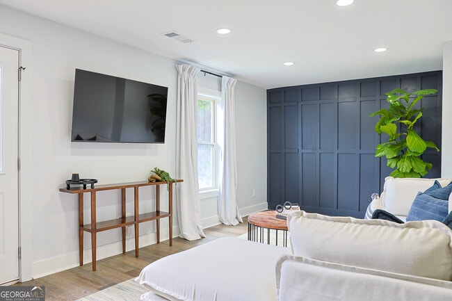 Building Photo - 2184 Skye Isles Pass SE