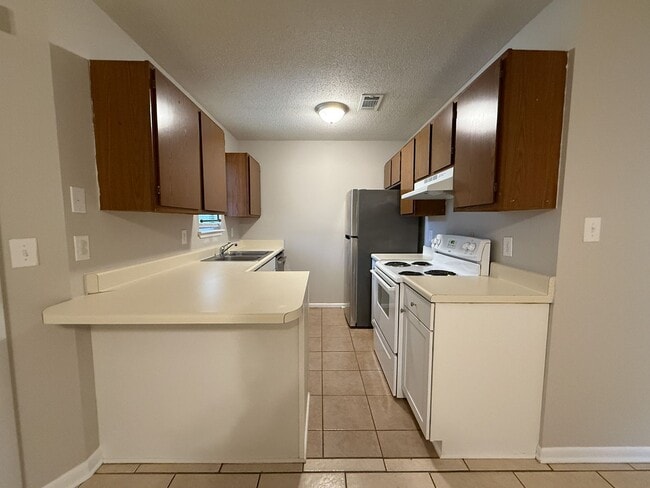 Photo - 2 Bedroom 1 Bath Duplex in Pace, FL!