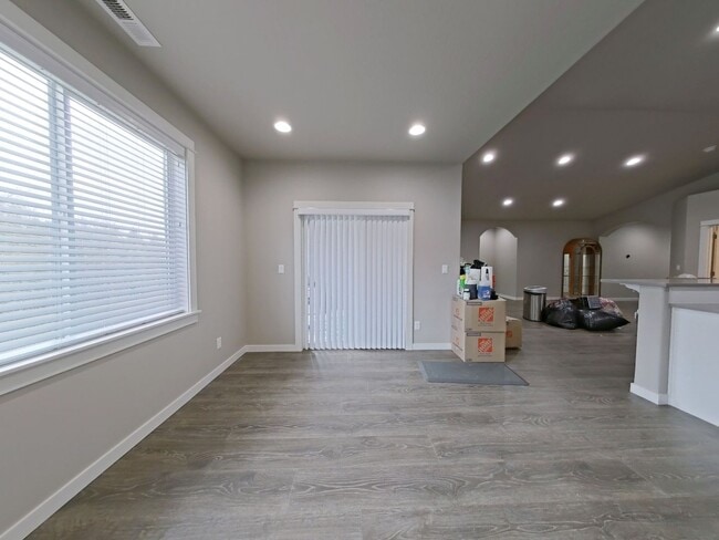 Photo - Modern 3 Bedroom House ~ NW Albany ~ Dog F...