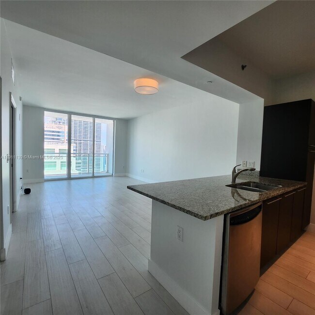 Photo - 950 Brickell Bay Dr Unit 3702
