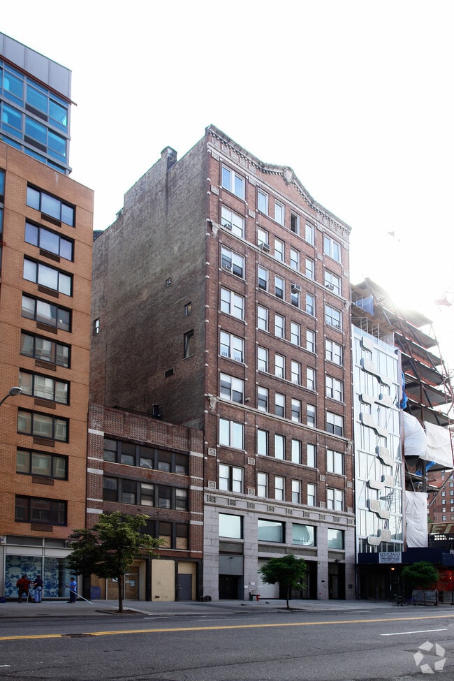 Photo - 521 W 23rd St