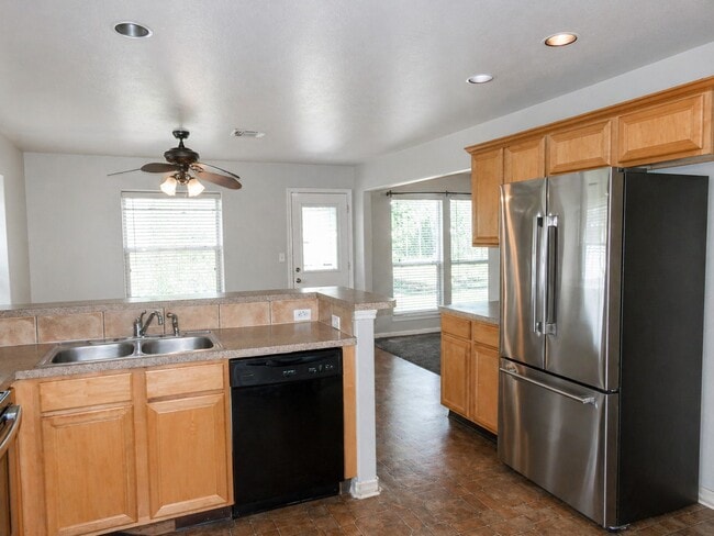 Building Photo - 16810 Deck Ct